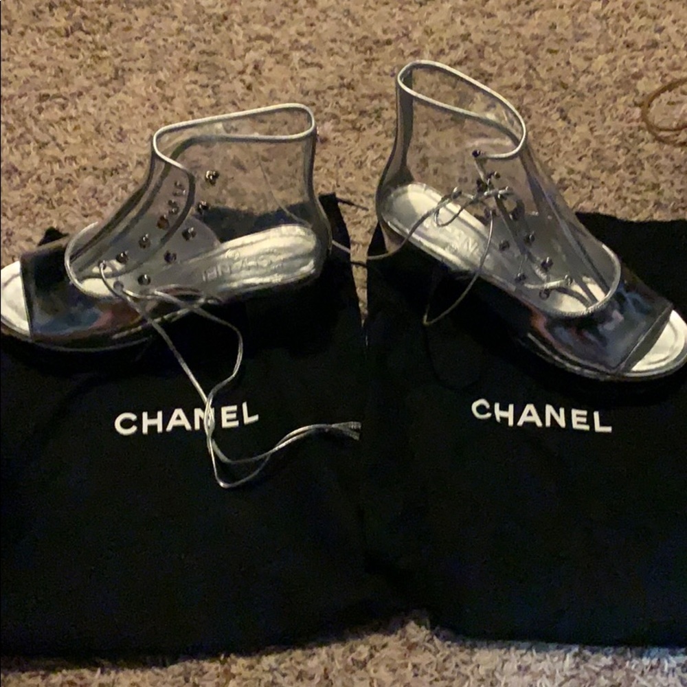 Shoes - Picture 8 of 9